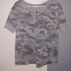 Jane And Delancey Camo Button Top 
